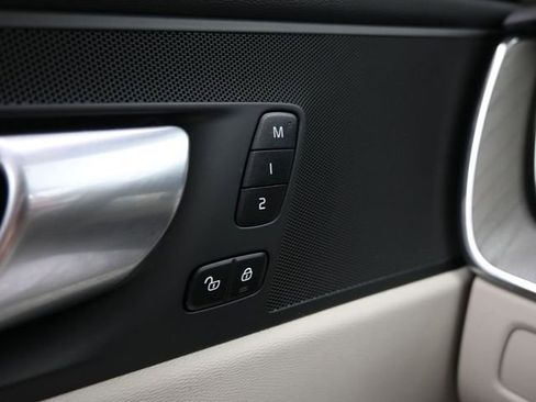 Used 2023 Volvo XC60 B5 Plus w/ Climate Package image 29