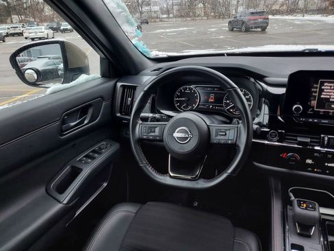 Used 2024 Nissan Pathfinder Rock Creek image 12