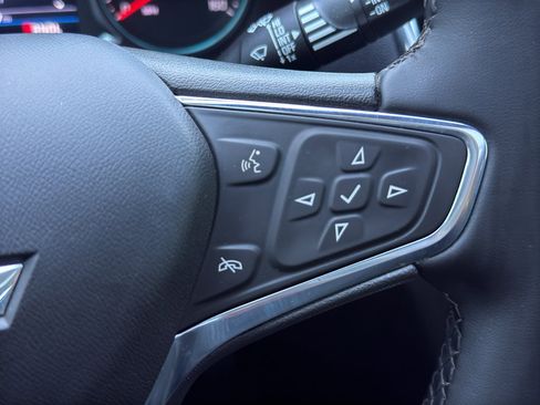 Used 2023 Chevrolet Equinox LT AWD/4WD image 17