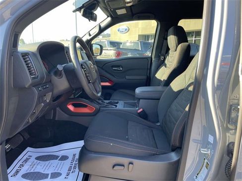 Used 2023 Nissan Frontier PRO-4X w/ Pro Convenience Package image 16