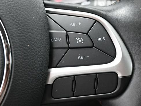 Used 2018 Jeep Compass Latitude w/ Popular Equipment Group FWD image 18