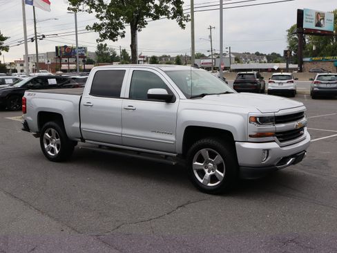 Used 2017 Chevrolet Silverado 1500 LT w/ All Star Edition AWD/4WD image 2