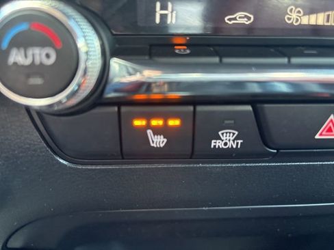 Used 2023 MAZDA MAZDA3 s image 24