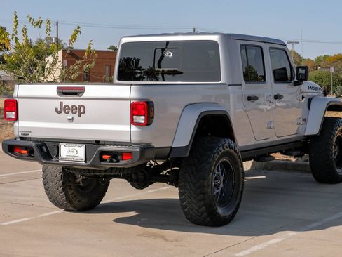 Used 2023 Jeep Gladiator Mojave AWD/4WD image 9