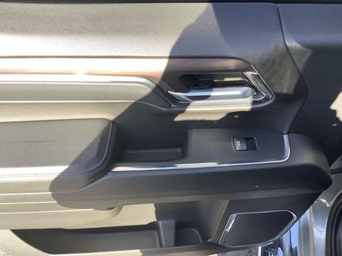 Used 2024 GMC Sierra 1500 SLT image 29