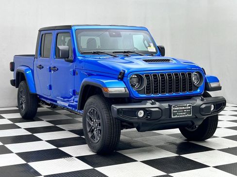 New 2025 Jeep Gladiator Sport image 2
