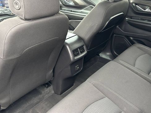 Used 2024 GMC Terrain SLE FWD image 18