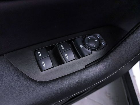 Used 2023 Chevrolet Blazer LT FWD image 16