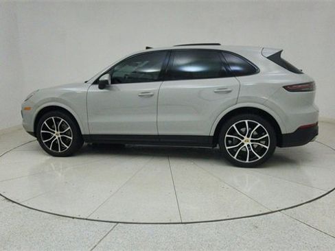Used 2022 Porsche Cayenne image 66