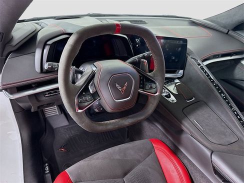 Used 2023 Chevrolet Corvette w/ Z51 Performance Package image 2