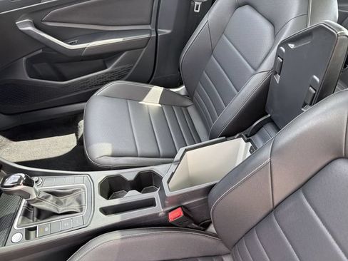 Used 2024 Volkswagen Jetta SE FWD image 22