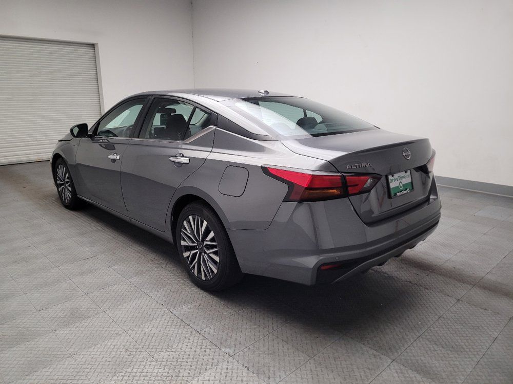 Used 2025 Nissan Altima 2.5 SV FWD image 5