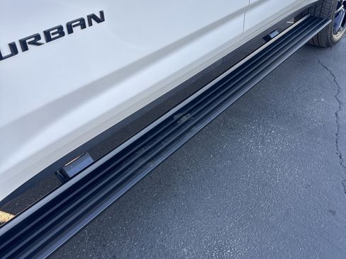 Used 2024 Chevrolet Suburban High Country image 13