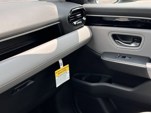 New 2025 Honda Pilot Touring image 36