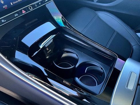 Certified 2025 Mercedes-Benz GLC 300 4MATIC image 21