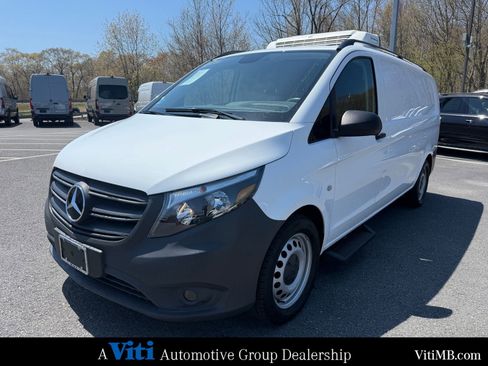 Used 2023 Mercedes-Benz Metris image 4