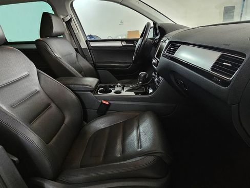 Used 2011 Volkswagen Touareg Sport AWD/4WD image 15