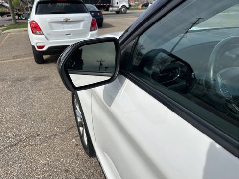 Used 2022 Ford Explorer Limited image 22