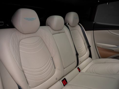 Used 2023 Aston Martin DBX AWD/4WD image 54