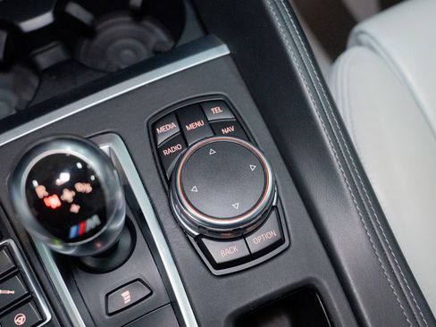 Used 2015 BMW X5 M image 51