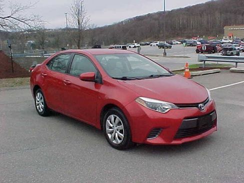 Used 2015 Toyota Corolla LE FWD image 25