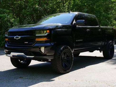 Used 2018 Chevrolet Silverado 1500 LT w/ All Star Edition image 6