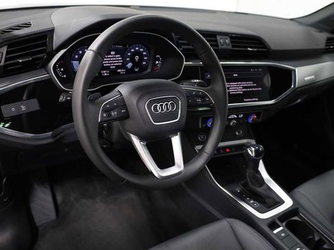 Used 2025 Audi Q3 2.0T Premium w/ Convenience Package image 4