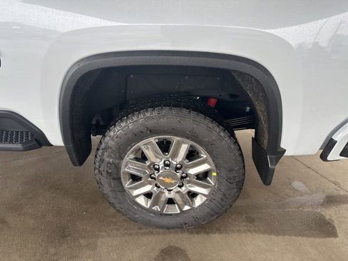 New 2026 Chevrolet Silverado 2500 High Country w/ High Country Premium Package AWD/4WD image 9