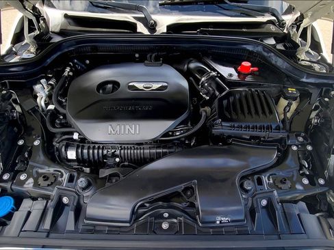 Used 2019 MINI Cooper S w/ Signature Upholstery Package image 10