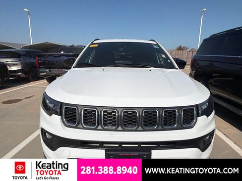Used 2024 Jeep Compass Latitude AWD/4WD image 8