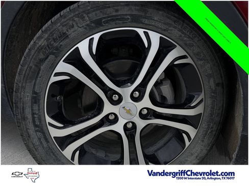 Used 2021 Chevrolet Bolt Premier w/ Infotainment Package FWD image 10