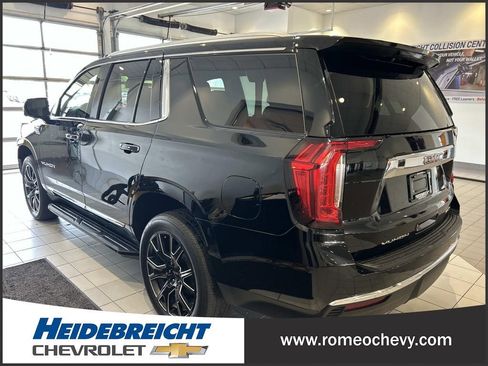 Used 2023 GMC Yukon SLT w/ SLT Luxury Package AWD/4WD image 5