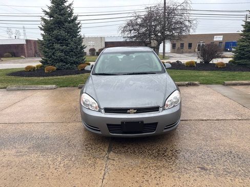 Used 2008 Chevrolet Impala LT FWD image 2