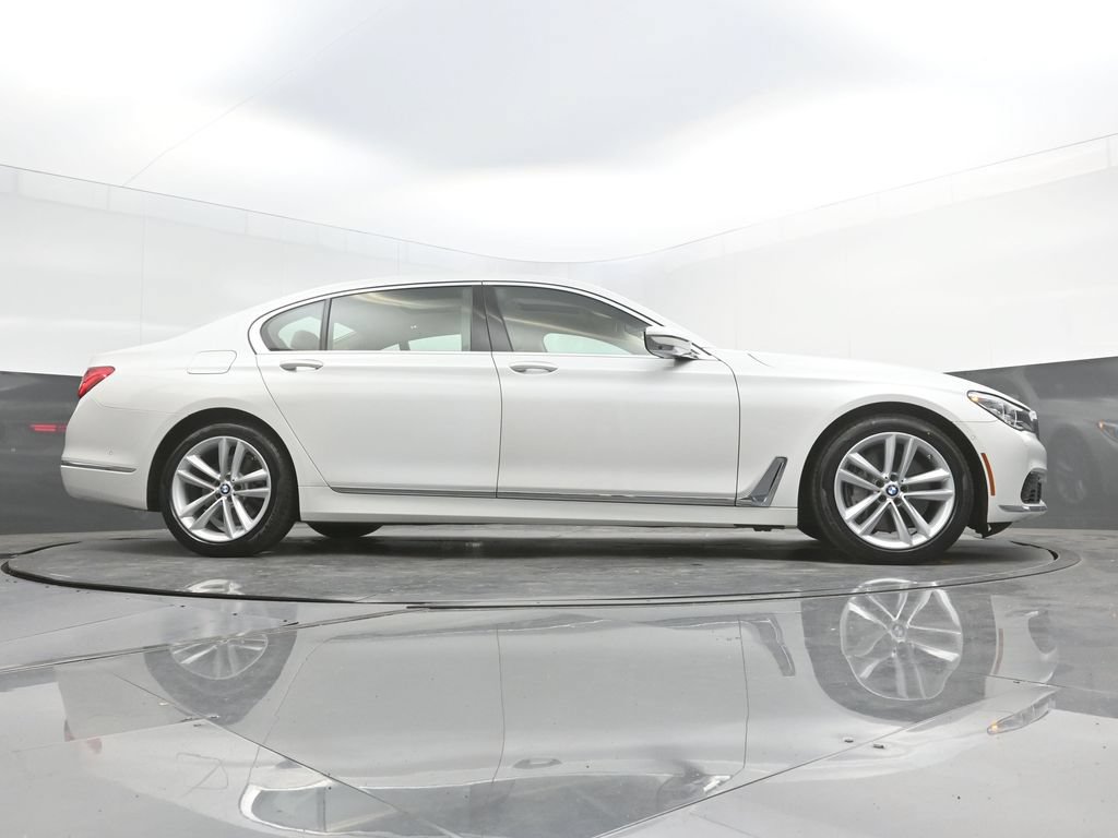 Used 2019 BMW 750i w/ Executive Package RWD image 47