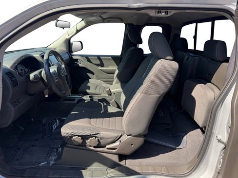 Used 2019 Nissan Frontier Desert Runner image 16