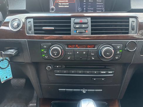 Used 2011 BMW 328i xDrive 328i xDrive AWD 4dr Sedan image 27