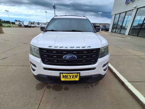 Used 2016 Ford Explorer Sport w/ Equipment Group 401A image 3