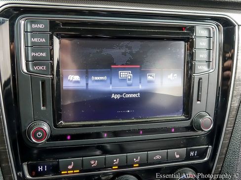 Used 2017 Volkswagen Passat 1.8T SE image 15