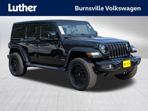 Used 2022 Jeep Wrangler Unlimited Sahara AWD/4WD image 1