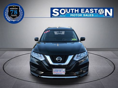 Used 2018 Nissan Rogue SV w/ Premium Package image 3