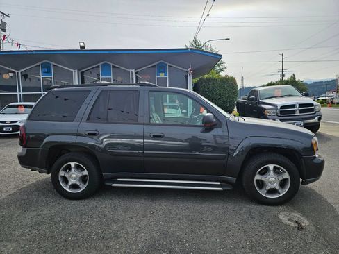 Used 2005 Chevrolet TrailBlazer LT w/ Luxury Package AWD/4WD image 8