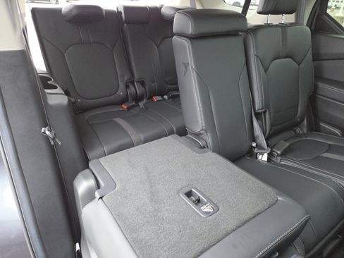 Used 2025 Honda Pilot EX-L image 23