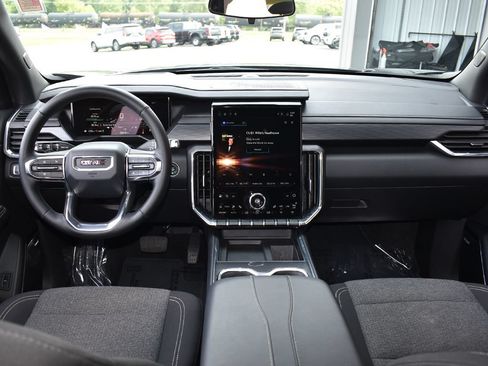 Used 2025 GMC Acadia Elevation AWD/4WD image 4