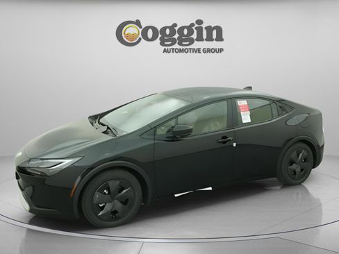 New 2026 Toyota Prius Plug-In Hybrid image 3