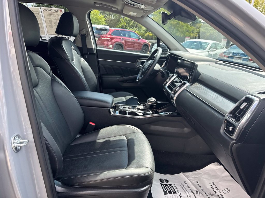 Used 2023 Kia Sorento SX AWD/4WD image 34