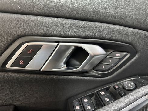 Used 2019 BMW 330i xDrive Sedan w/ Convenience Package AWD/4WD image 21