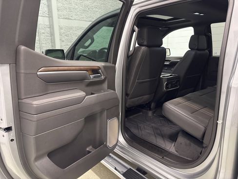 Used 2025 Chevrolet Silverado 1500 High Country w/ High Country Premium Package image 32