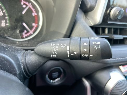 Certified 2025 Toyota RAV4 XLE w/ Convenience Package FWD image 19