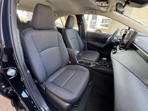 Used 2025 Toyota Corolla LE FWD image 36
