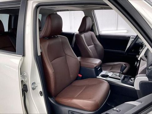 Used 2021 Toyota 4Runner Limited AWD/4WD image 7